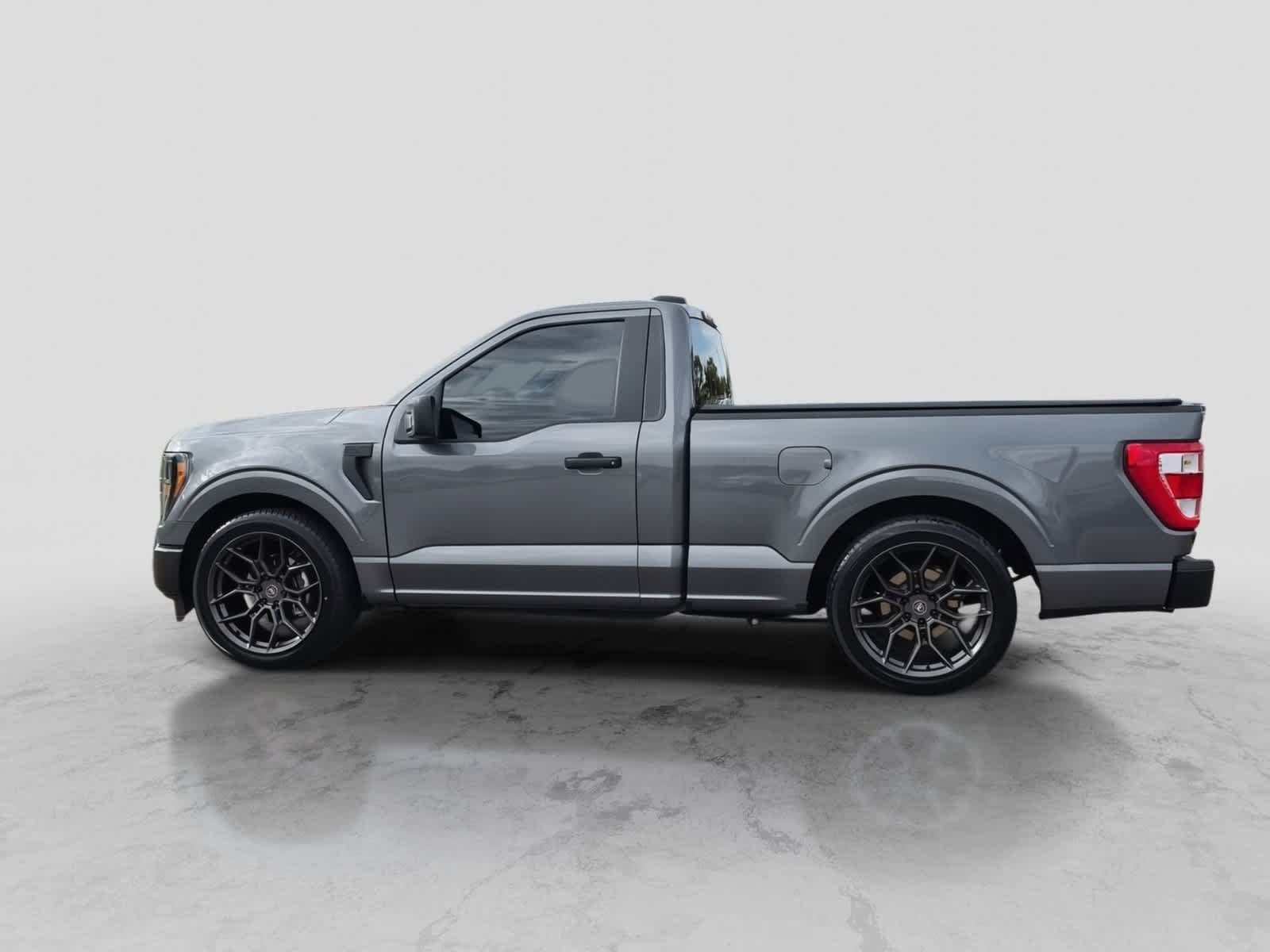 Used 2023 Ford F150 XL RWD image 5