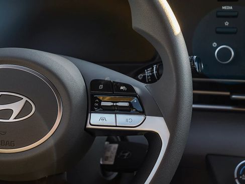 New 2026 Hyundai Elantra SE image 18