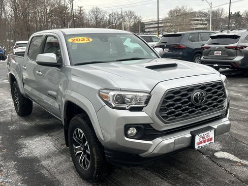 Used 2023 Toyota Tacoma TRD Sport image 4