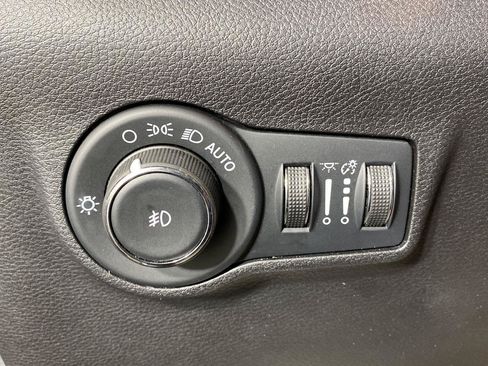 Used 2022 Jeep Compass Trailhawk w/ Sun and Sound Group AWD/4WD image 14