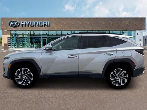 Used 2026 Hyundai Tucson Limited image 3
