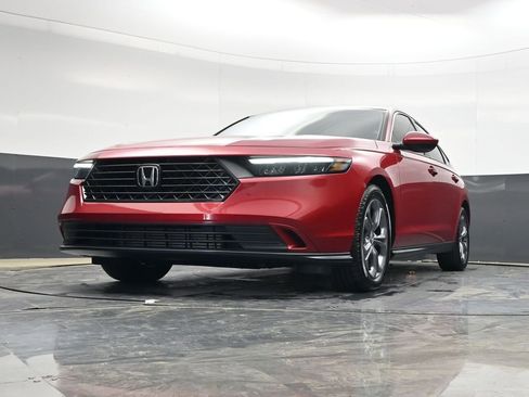 Used 2023 Honda Accord EX image 28