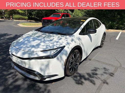 Used 2026 Toyota Prius Plug-In Hybrid FWD image 3