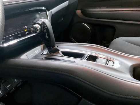 Used 2017 Honda HR-V EX image 19