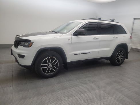 Used 2017 Jeep Grand Cherokee Trailhawk AWD/4WD image 2