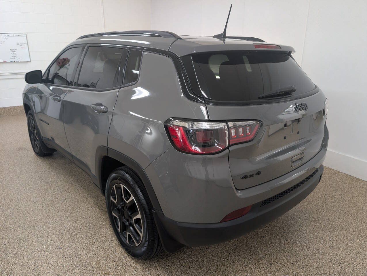 Used 2021 Jeep Compass Sport AWD/4WD image 3