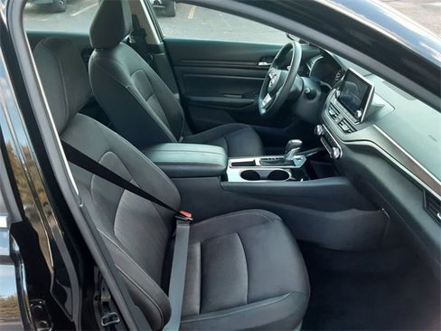 Used 2024 Nissan Altima 2.5 SV image 28