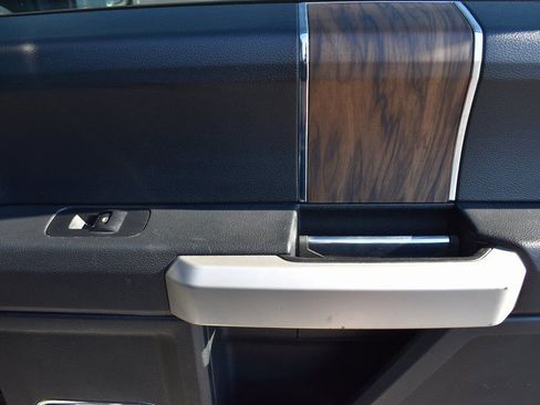 Used 2019 Ford F150 Lariat image 13