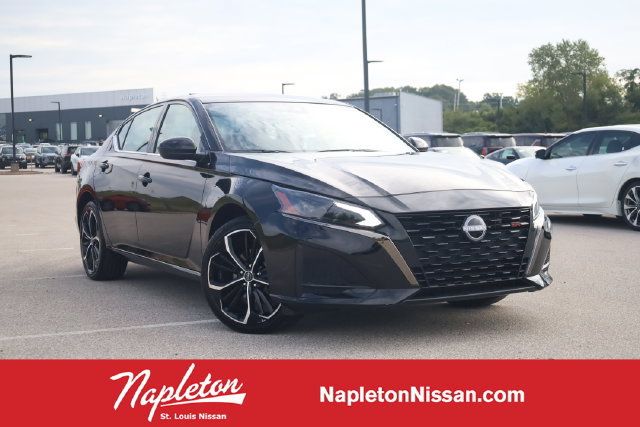 Used 2025 Nissan Altima 2.5 SR AWD/4WD image 1