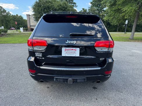 Used 2017 Jeep Grand Cherokee Overland w/ Jeep Active Safety Group AWD/4WD image 34
