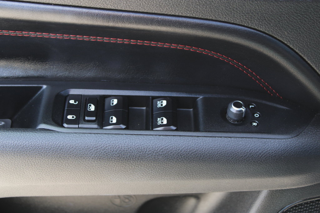 Used 2024 Jeep Compass Trailhawk AWD/4WD image 28
