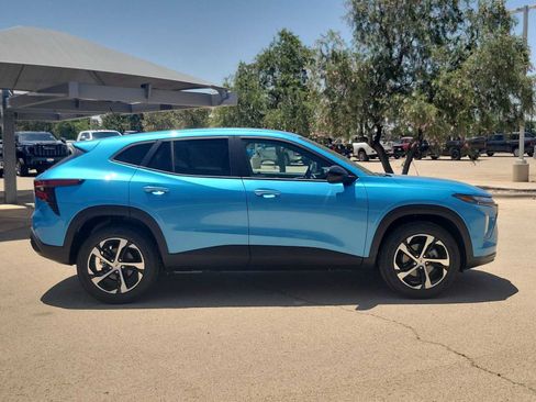 New 2026 Chevrolet Trax RS w/ Sunroof Package FWD image 9
