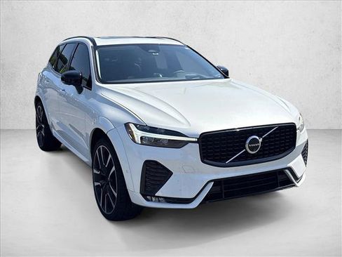 Used 2024 Volvo XC60 B5 Ultimate w/ Protection Package Premier AWD/4WD image 3