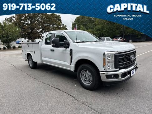 New 2025 Ford F250 XL w/ XL Chrome Package image 2