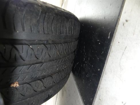 Used 2024 Tesla Model Y 2WD image 32