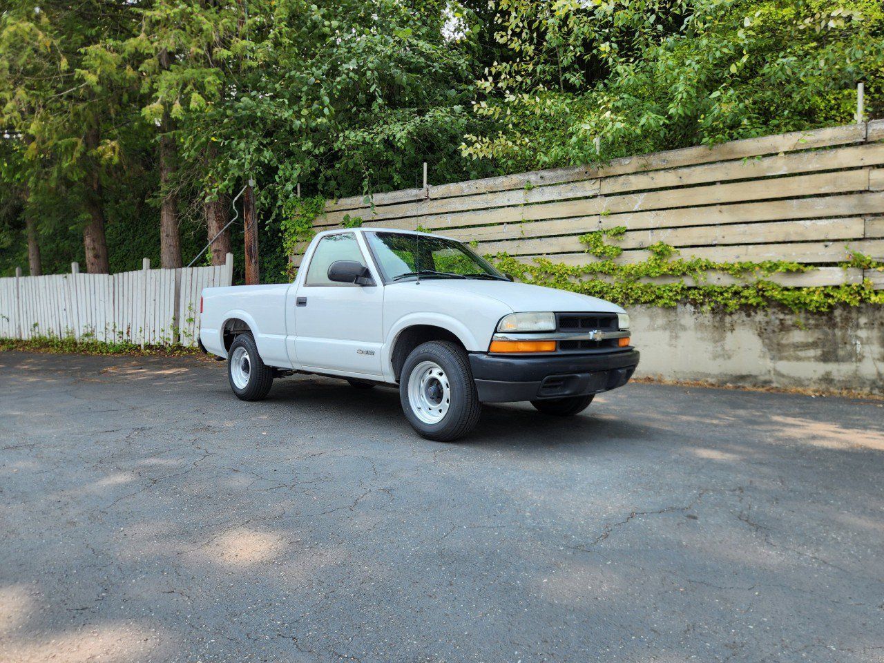 Used 2002 Chevrolet S10 Pickup 2WD Regular Cab image 14