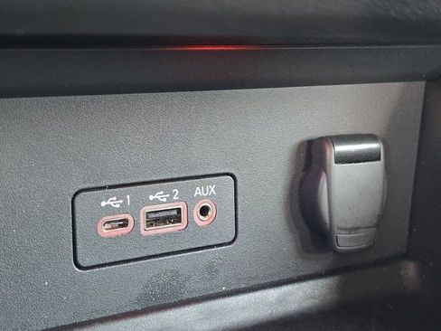 Used 2023 Nissan Sentra SR FWD image 8
