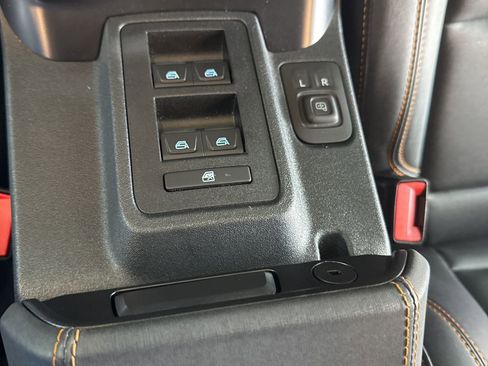 Used 2024 Ford Bronco Badlands image 34