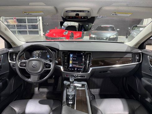 Used 2018 Volvo S90 T5 Momentum w/ Convenience Package image 9