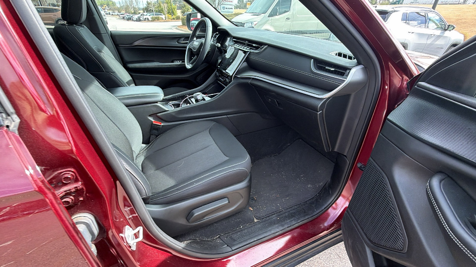 Used 2024 Jeep Grand Cherokee Laredo X AWD/4WD image 20