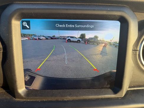 Used 2022 Jeep Gladiator Overland w/ Popular Equipment Package AWD/4WD image 10