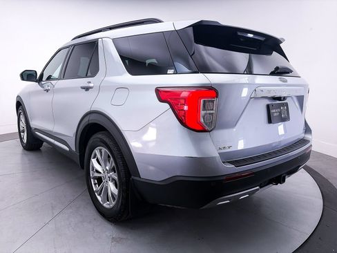 Used 2020 Ford Explorer XLT w/ Equipment Group 202A AWD/4WD image 9