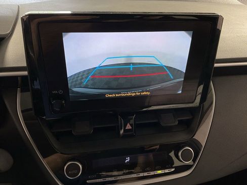 Used 2024 Toyota Corolla LE FWD image 4