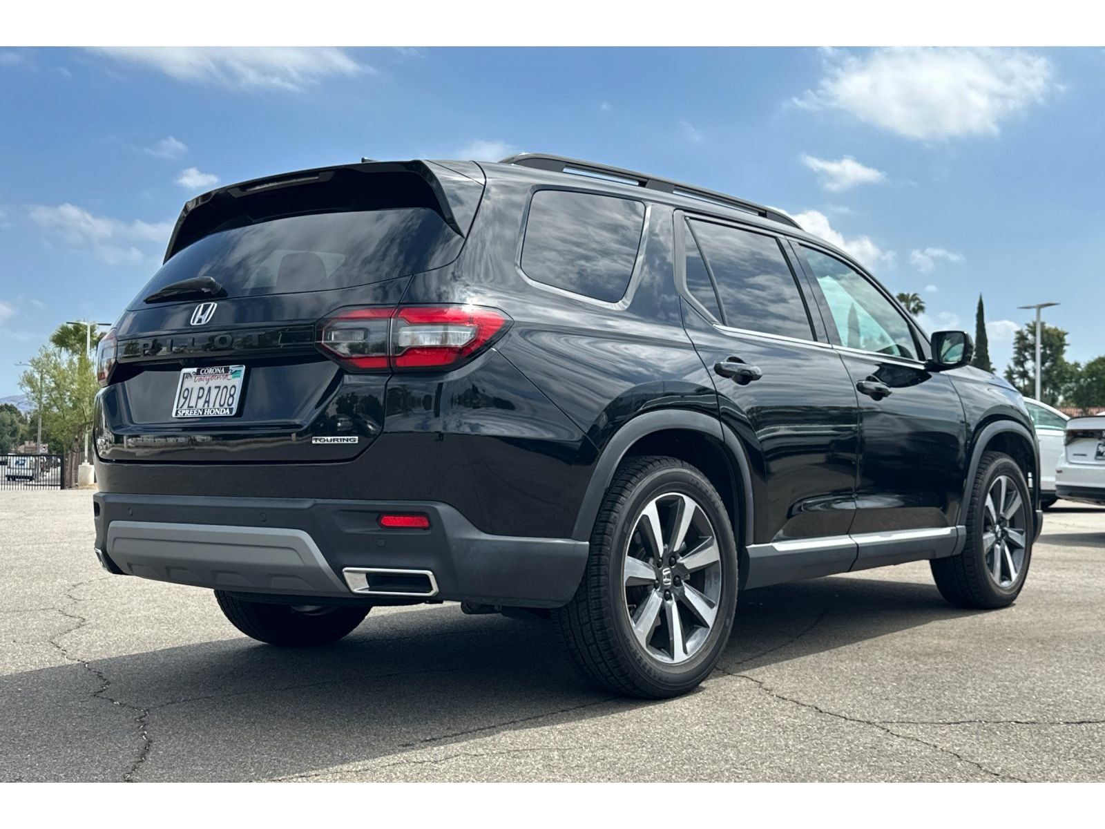 Used 2024 Honda Pilot Touring image 6