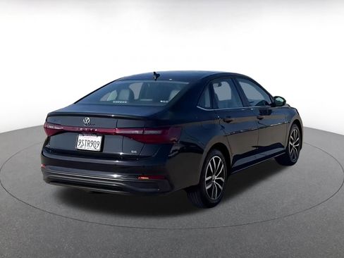 Used 2025 Volkswagen Jetta SE image 14