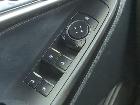 Used 2020 Ford Explorer XLT image 22