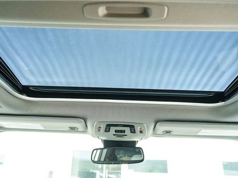 Used 2025 Toyota Sienna XLE w/ XLE Plus Package image 17