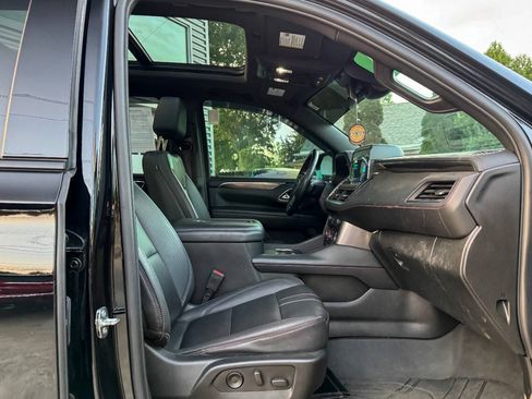 Used 2023 Chevrolet Suburban RST w/ Luxury Package AWD/4WD image 12
