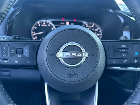 Used 2024 Nissan Pathfinder SL image 15