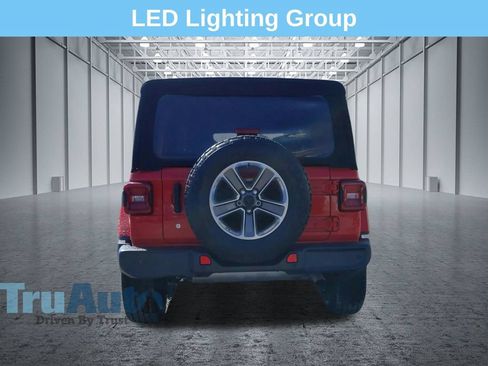 Used 2020 Jeep Wrangler Unlimited Sahara AWD/4WD image 5