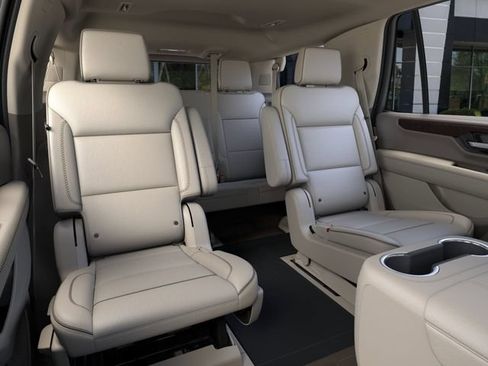 New 2026 GMC Yukon Denali w/ Denali Reserve Package AWD/4WD image 17