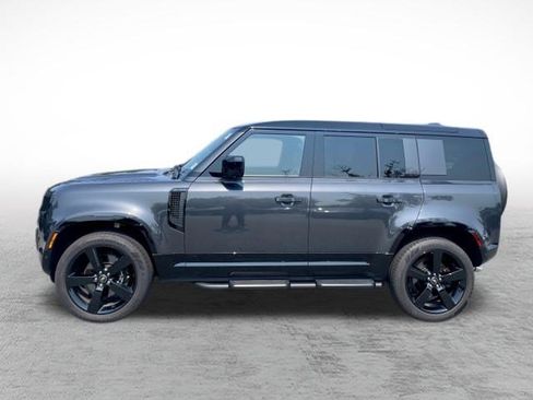 Used 2025 Land Rover Defender 110 V8 AWD/4WD image 8