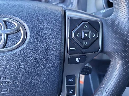 Used 2019 Toyota Tacoma SR5 RWD image 23