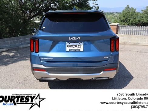 Used 2025 Kia Sorento EX AWD/4WD image 5