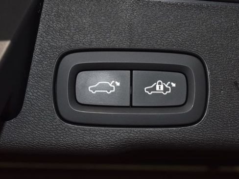 Used 2023 Volvo XC60 B6 Ultimate AWD/4WD image 19
