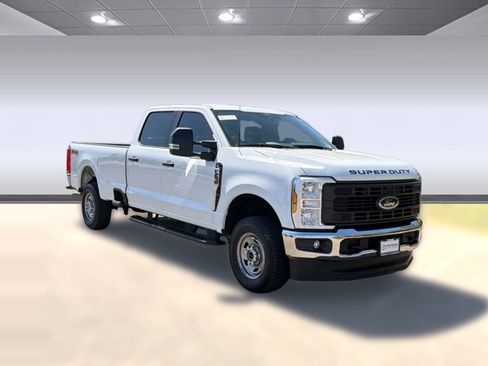 Used 2024 Ford F250 XL w/ FX4 Off-Road Package image 7