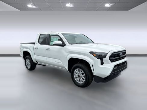 Used 2026 Toyota Tacoma SR5 RWD image 7
