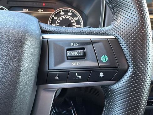 Used 2025 Mitsubishi Outlander SE image 20