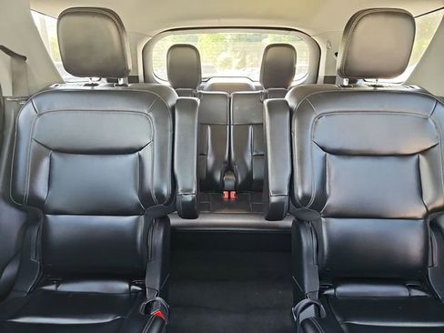 Used 2023 Ford Explorer XLT w/ Equipment Group 202A image 27