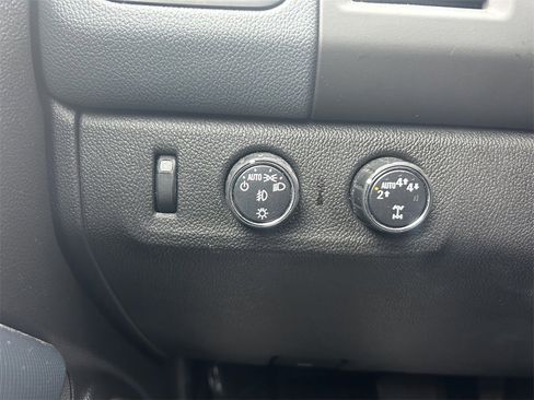 Used 2019 Chevrolet Colorado Z71 image 16