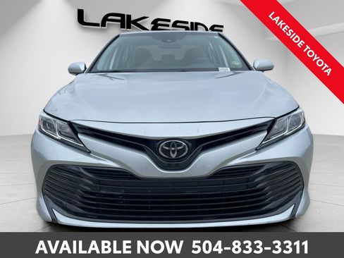 Used 2019 Toyota Camry LE image 9