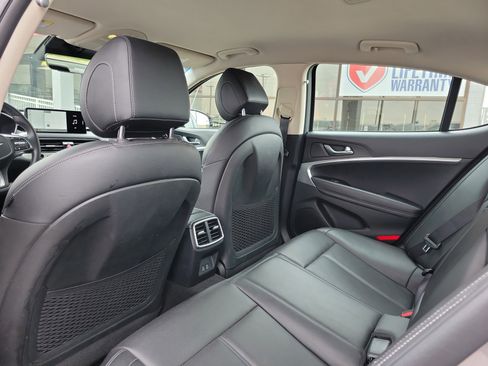 Used 2025 Genesis G70 2.5T AWD/4WD image 14