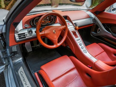 Used 2004 Porsche Carrera GT RWD image 14