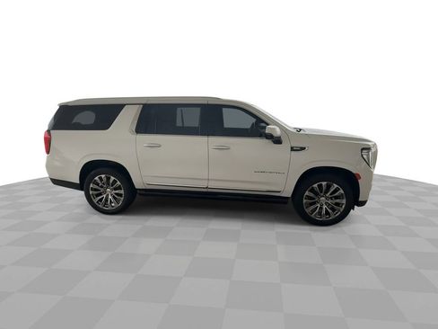 Certified 2022 GMC Yukon XL Denali w/ Denali Premium Package image 9