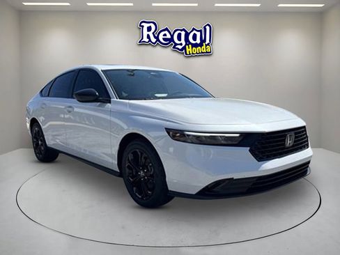 New 2025 Honda Accord SE image 1