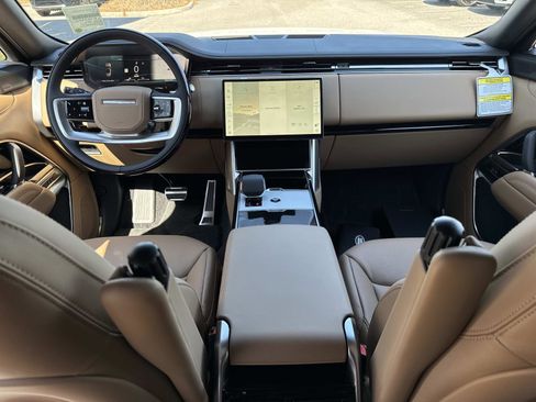 New 2026 Land Rover Range Rover SE image 16